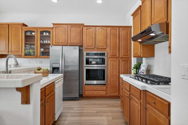 2206 Appaloosa Ct, Folsom, CA 95630