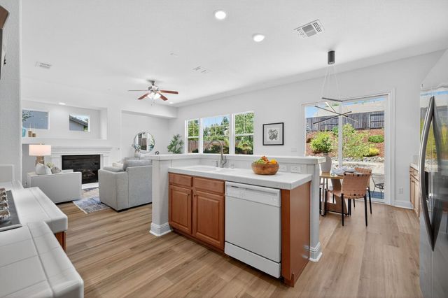 2206 Appaloosa Ct, Folsom, CA 95630