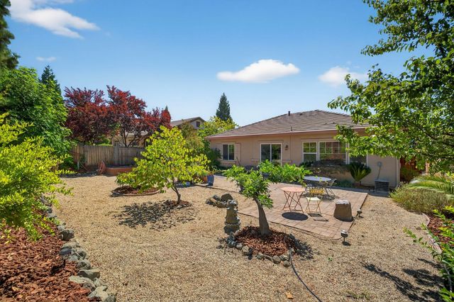 2206 Appaloosa Ct, Folsom, CA 95630