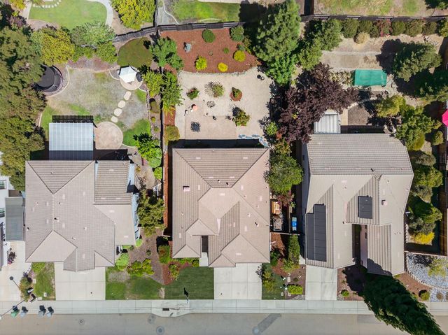 2206 Appaloosa Ct, Folsom, CA 95630