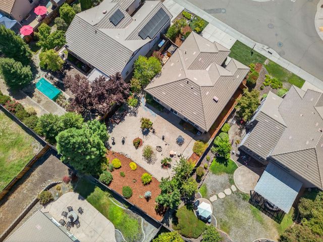 2206 Appaloosa Ct, Folsom, CA 95630