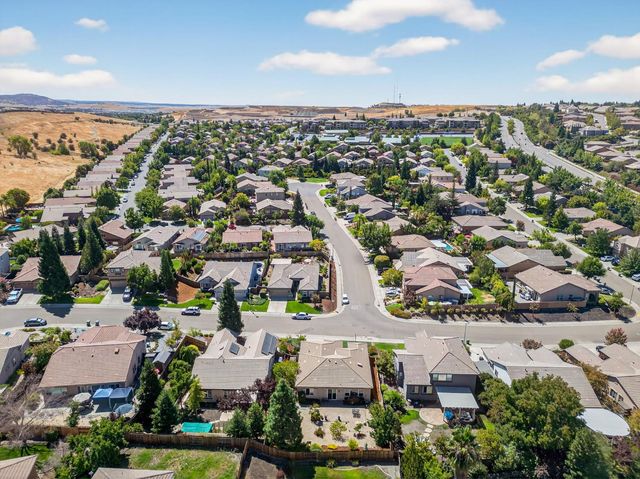 2206 Appaloosa Ct, Folsom, CA 95630