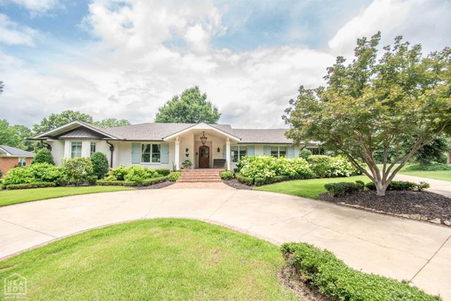 1105 Cardinal Road, Jonesboro, AR 72401