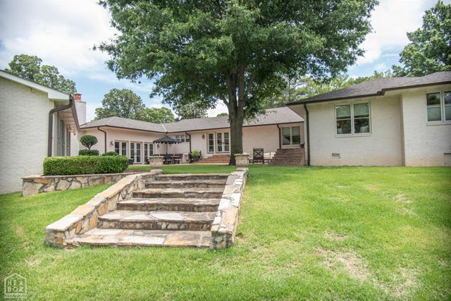 1105 Cardinal Road, Jonesboro, AR 72401