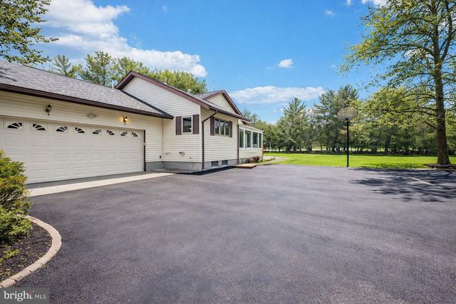 4 CUOMO COURT, Millstone Township, NJ 08535