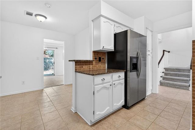 4590 VILLAGE OAKS Circle, Dunwoody, GA 30338