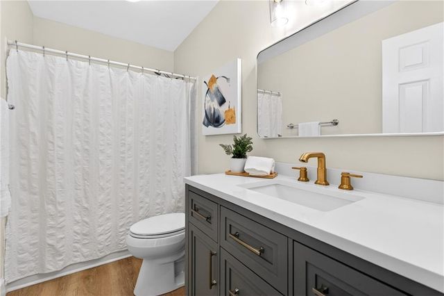 4590 VILLAGE OAKS Circle, Dunwoody, GA 30338