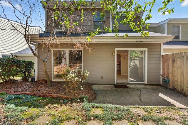 4590 VILLAGE OAKS Circle, Dunwoody, GA 30338