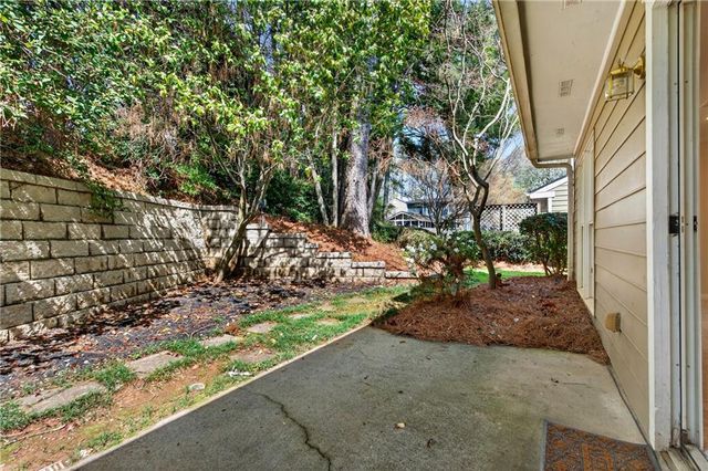 4590 VILLAGE OAKS Circle, Dunwoody, GA 30338