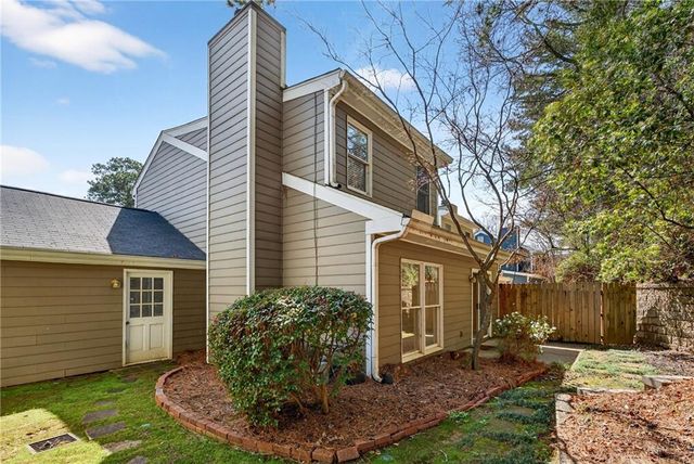 4590 VILLAGE OAKS Circle, Dunwoody, GA 30338