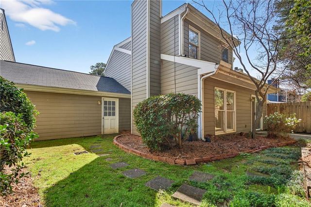 4590 VILLAGE OAKS Circle, Dunwoody, GA 30338