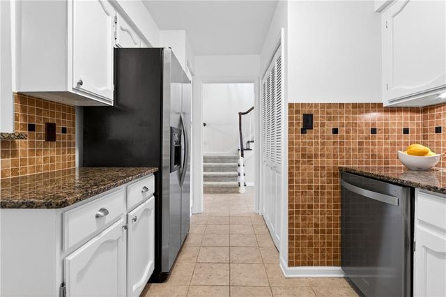 4590 VILLAGE OAKS Circle, Dunwoody, GA 30338