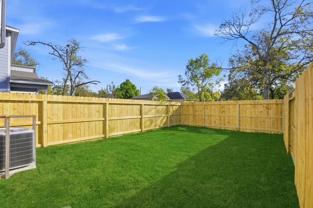 7958 Henson Street A/B, Houston, TX 77028