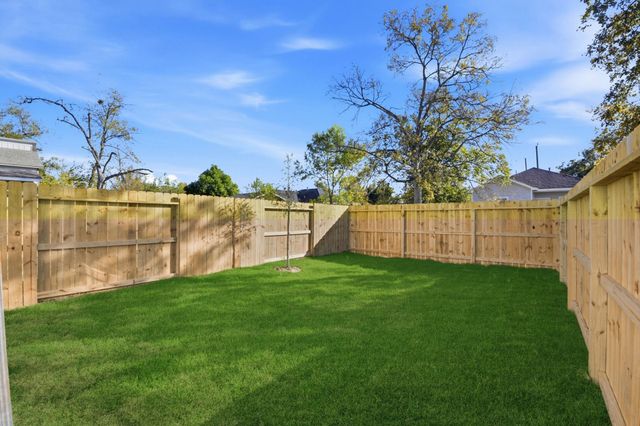 7958 Henson Street A/B, Houston, TX 77028