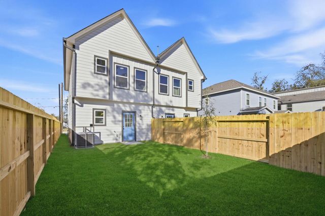 7958 Henson Street A/B, Houston, TX 77028