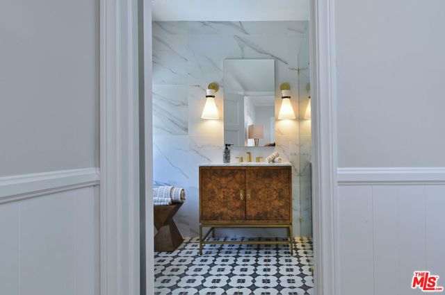 5005 Los Feliz, Los Angeles, CA 90027