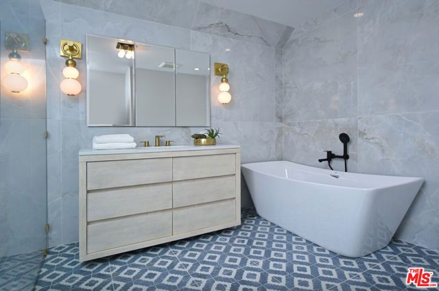 5005 Los Feliz, Los Angeles, CA 90027