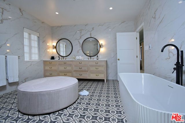 5005 Los Feliz, Los Angeles, CA 90027