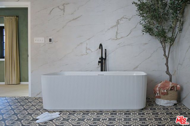 5005 Los Feliz, Los Angeles, CA 90027