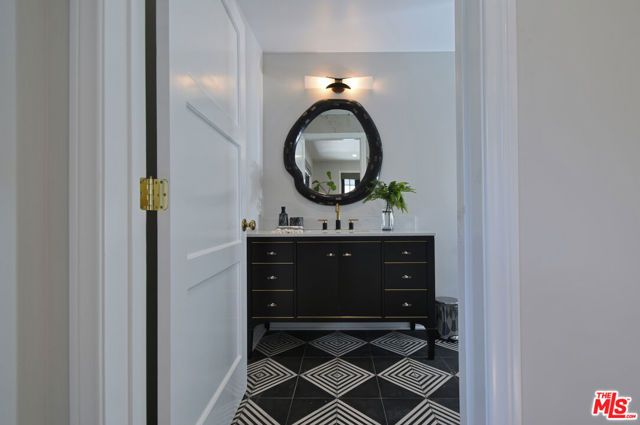 5005 Los Feliz, Los Angeles, CA 90027