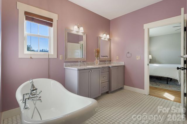 5 Magnolia Farms Drive, Asheville, NC 28806