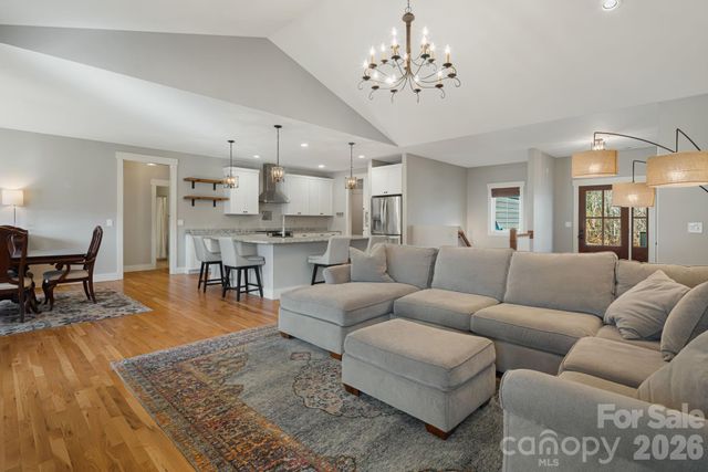 5 Magnolia Farms Drive, Asheville, NC 28806