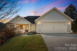 5 Magnolia Farms Drive, Asheville, NC 28806