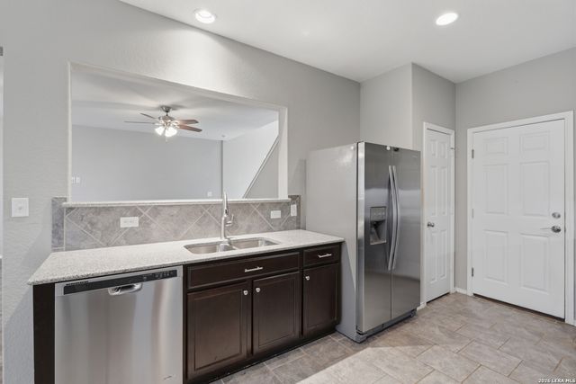 493 Auburn Park, Selma, TX 78154