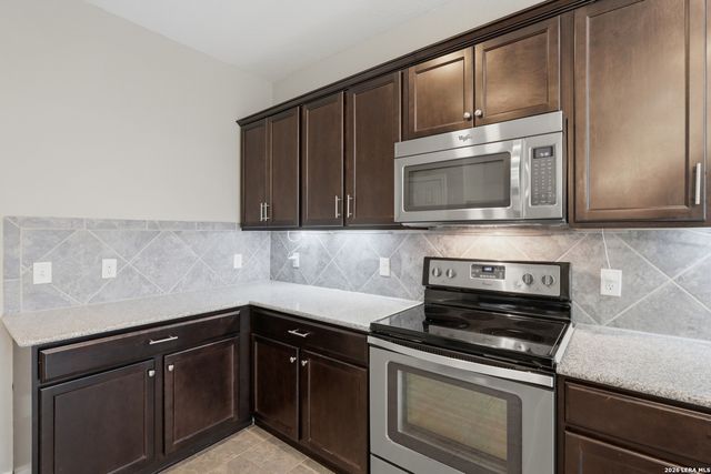 493 Auburn Park, Selma, TX 78154