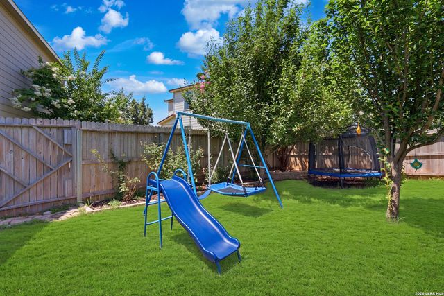 493 Auburn Park, Selma, TX 78154
