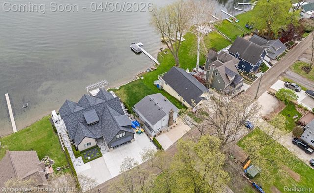 11417 N Shore Drive, Green Oak Township, MI 48189