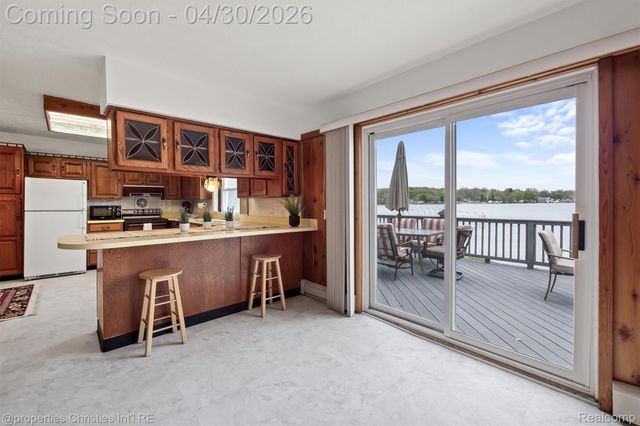11417 N Shore Drive, Green Oak Township, MI 48189