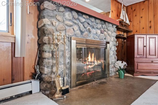 11417 N Shore Drive, Green Oak Township, MI 48189