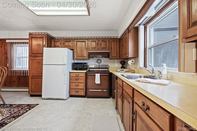 11417 N Shore Drive, Green Oak Township, MI 48189