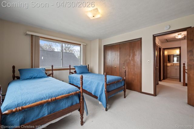 11417 N Shore Drive, Green Oak Township, MI 48189