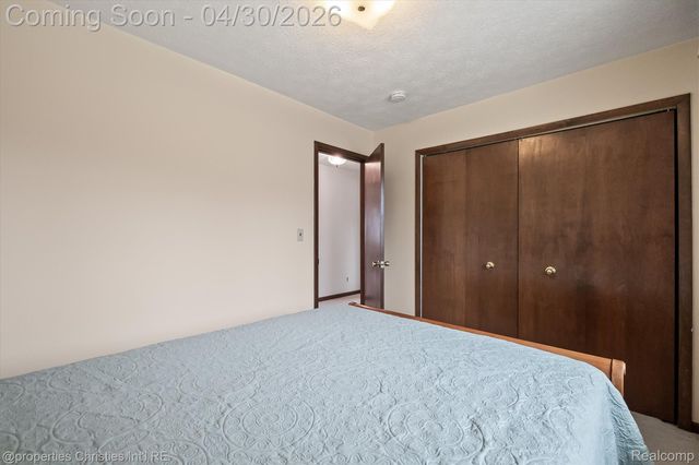 11417 N Shore Drive, Green Oak Township, MI 48189