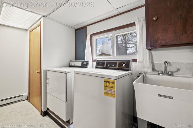 11417 N Shore Drive, Green Oak Township, MI 48189