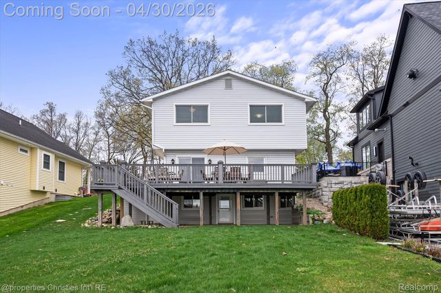 11417 N Shore Drive, Green Oak Township, MI 48189