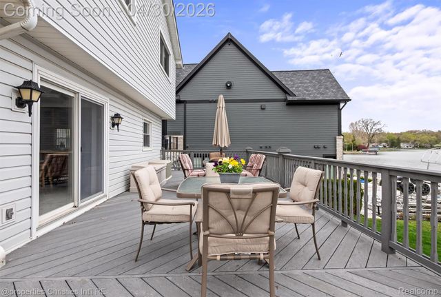 11417 N Shore Drive, Green Oak Township, MI 48189