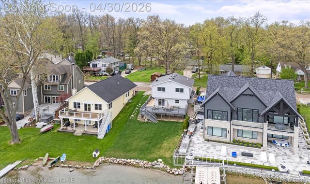 11417 N Shore Drive, Green Oak Township, MI 48189
