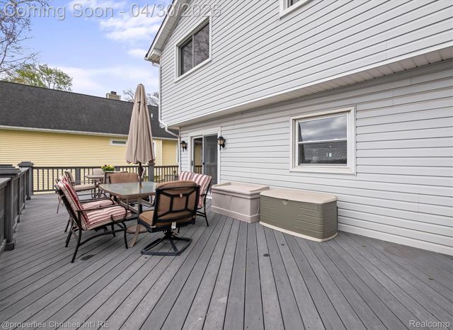 11417 N Shore Drive, Green Oak Township, MI 48189