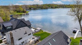 11417 N Shore Drive, Green Oak Township, MI 48189