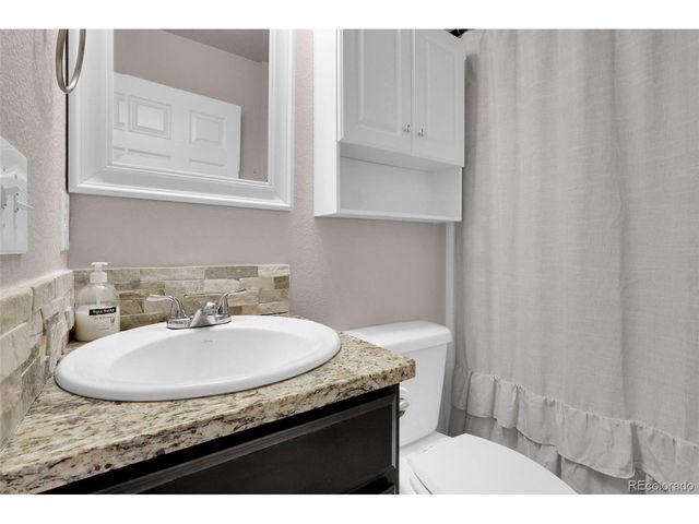 450 Stardust Ct, Dacono, CO 80514