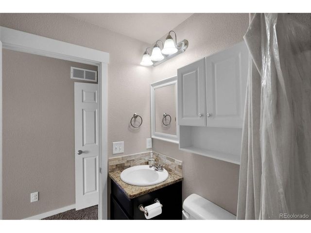 450 Stardust Ct, Dacono, CO 80514