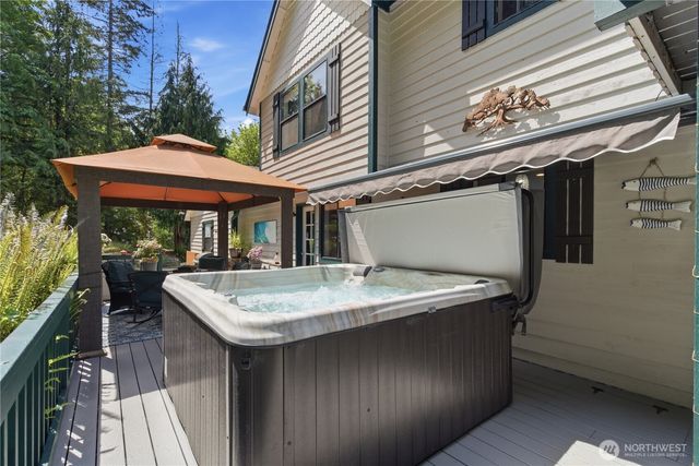 15257 Bandix Road SE, Olalla, WA 98359