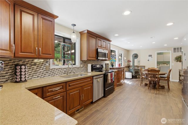 15257 Bandix Road SE, Olalla, WA 98359