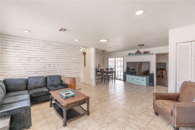 5932 NW 62nd Terrace, Oklahoma City, OK 73122