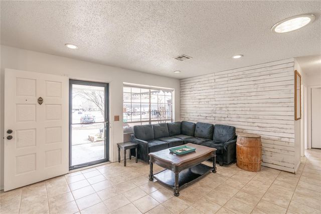 5932 NW 62nd Terrace, Oklahoma City, OK 73122