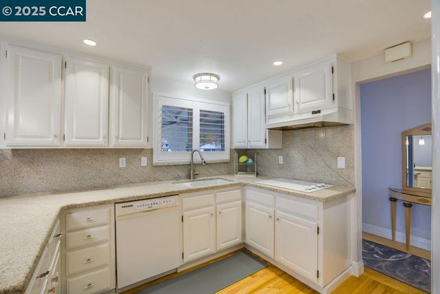 1221 McEwing Ct, Concord, CA 94521