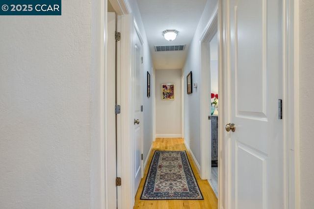 1221 McEwing Ct, Concord, CA 94521